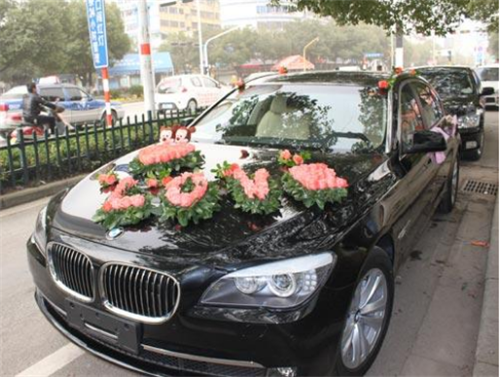 2025年婚车排行榜,2025婚车什么车最吉利(2021年婚车流行什么)